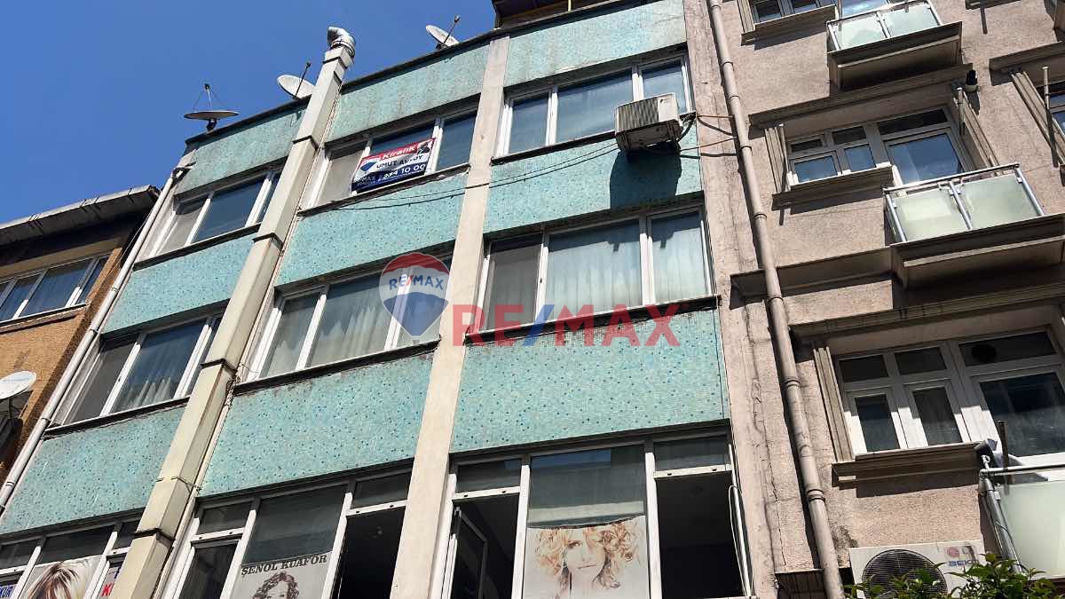 FERIKÖY BARUTHANE CADDESINDE 1+1 KIRALIK EŞYALI DAIRE