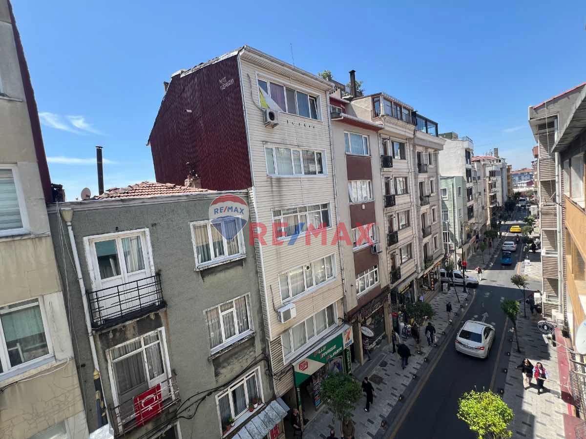 FERIKÖY BARUTHANE CADDESINDE 1+1 KIRALIK EŞYALI DAIRE