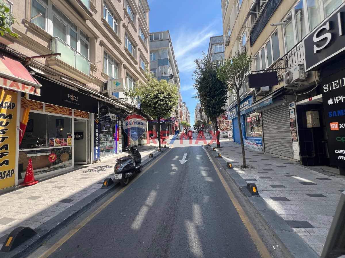 FERIKÖY BARUTHANE CADDESINDE 1+1 KIRALIK EŞYALI DAIRE