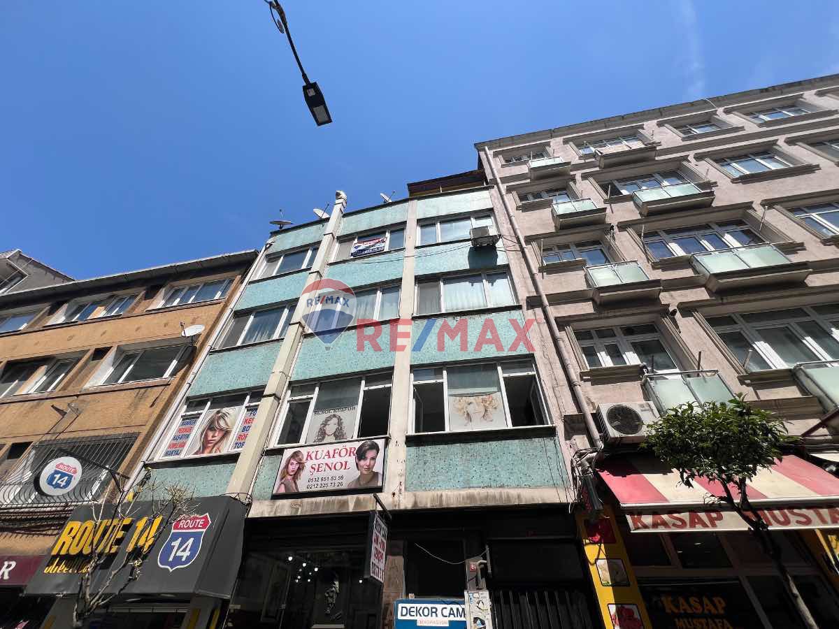 FERIKÖY BARUTHANE CADDESINDE 1+1 KIRALIK EŞYALI DAIRE