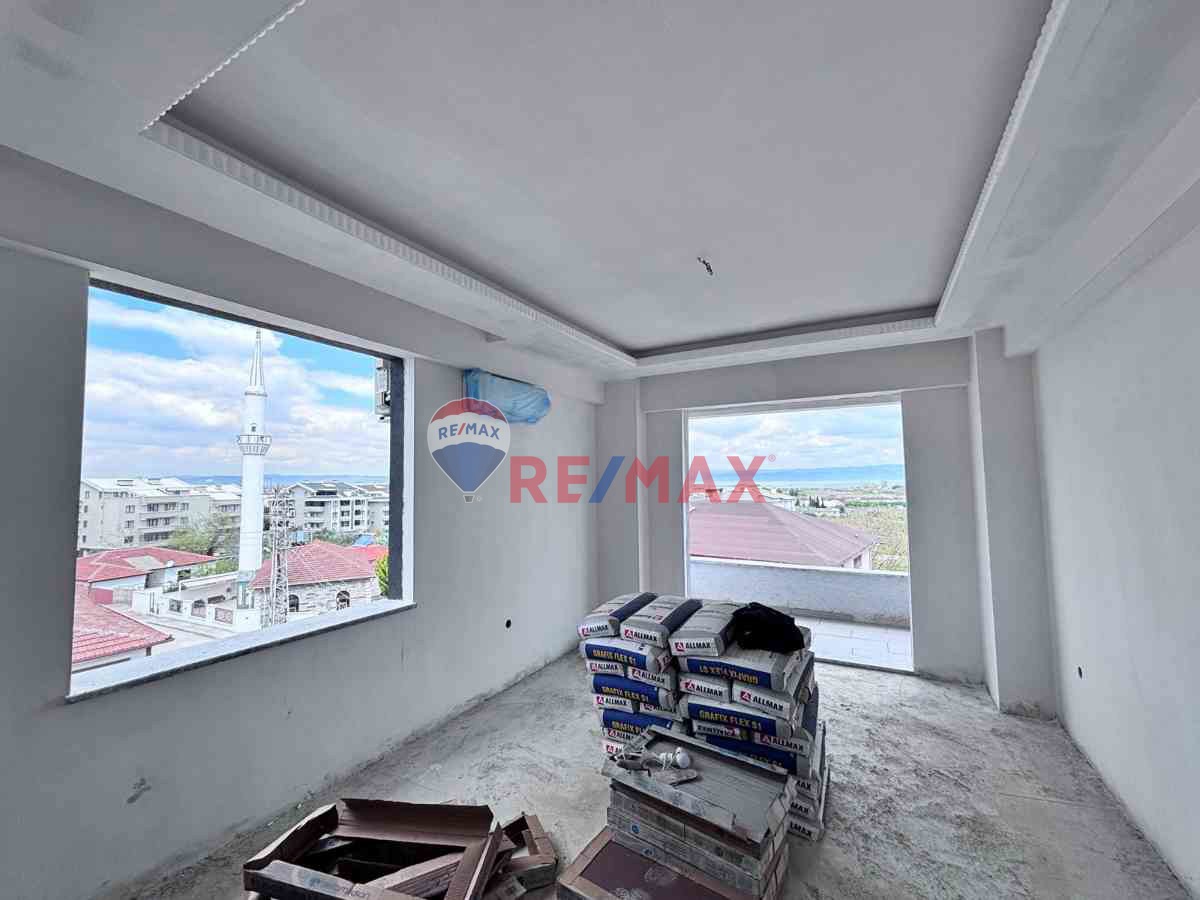 REMAX FREKANS TAN YALOVA ALTINOVA SIFIR SATILIK DAİRE