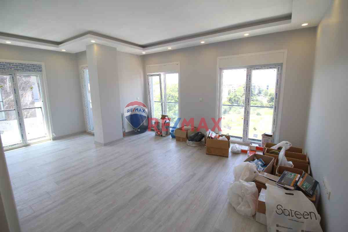 İNCIRLI CADDE ÜZERI SIFIR BINA 130 M2 2+2 DUBLEKS OTOPARKLI