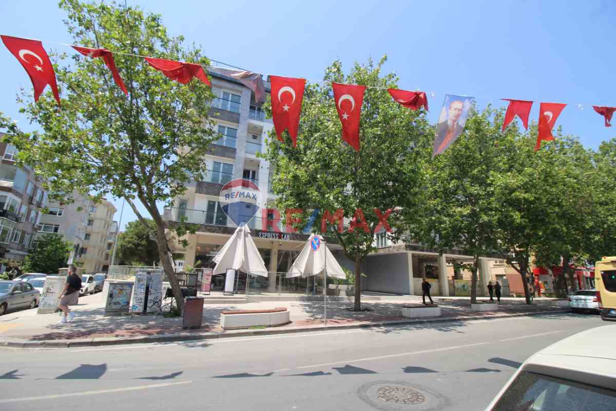 İNCIRLI CADDE ÜZERI SIFIR BINA 130 M2 2+2 DUBLEKS OTOPARKLI