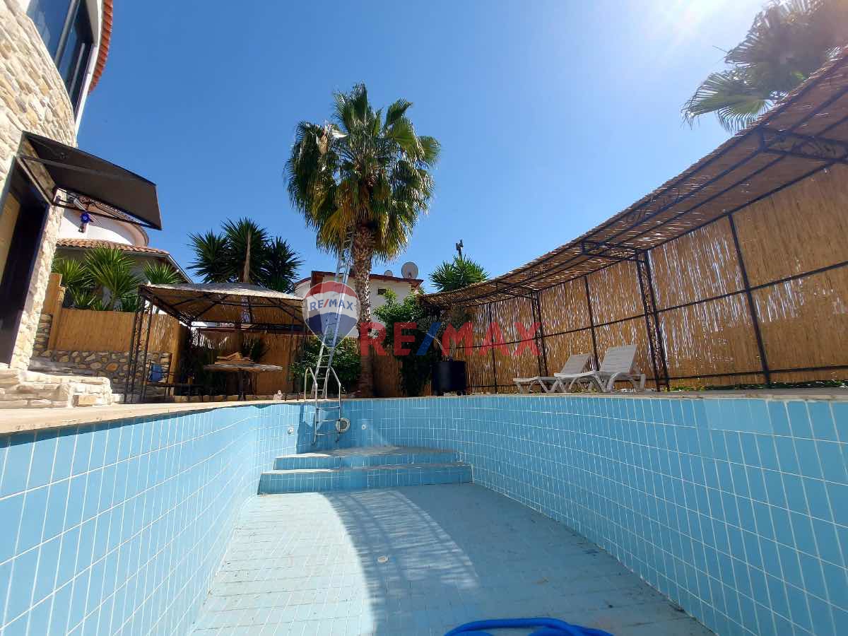 ALANYA AVSALLAR MAHALLESIN'DE EŞYALI SATILIK 4+1 MÜSTAKIL VILLA