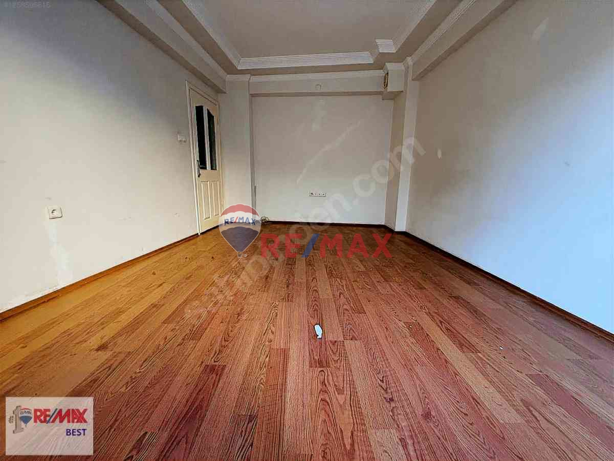 REMAX BEST'TEN BUCA ŞIRINYER DE KIRALIK 2+1