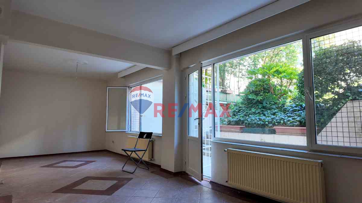 CAFERAĞA'DA VERANDALI KİRALIK BAHÇE KATI