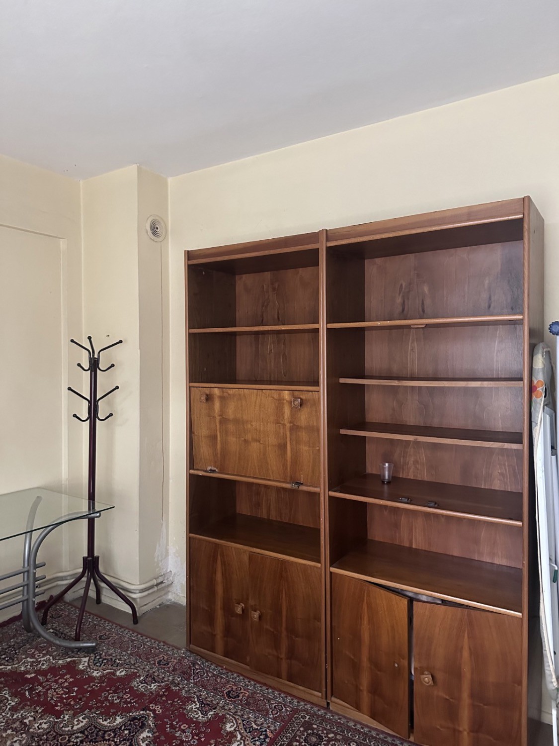 BORNOVA KÜÇÜKPARK’TA 3+1 KIRALIK DAIRE