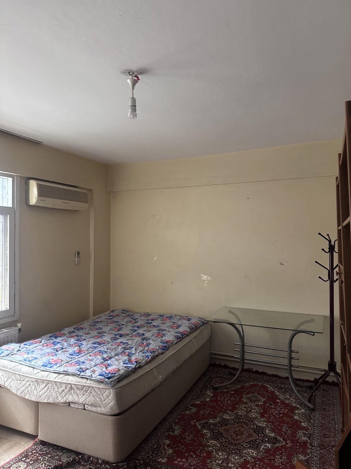 BORNOVA KÜÇÜKPARK’TA 3+1 KIRALIK DAIRE