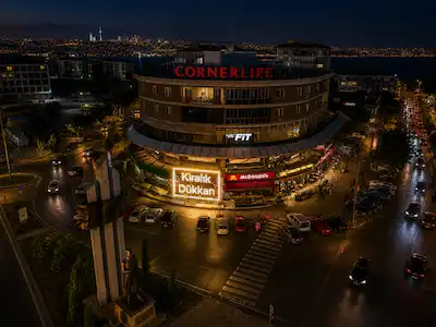 MİMAROBA'NIN EN MERKEZİ KONUMUNDA KURUMSAL FİRMALARA UYGUN KİRALIK DÜKKAN
