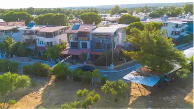 DIDIM’DE FULL DENİZ MANZARALI SATILIK 4+1 TRİPLEKS YAZLIK