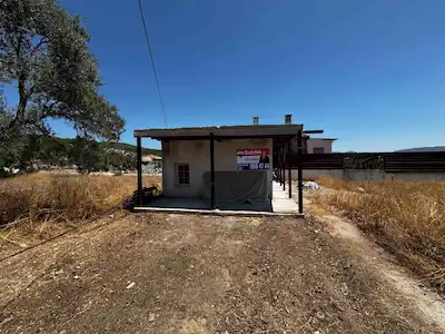 MUĞLA MİLAS BOZBÜK'TE KÖY MERKEZİNDE YATIRIMLIK TAŞ YAPI