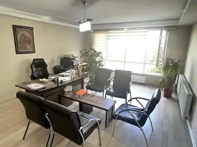 ÇANKAYA KIZILAY SÜMER-1’DE ASANSÖRLÜ, MASRAFSIZ 125 M² YAPILI OFİS / BÜRO