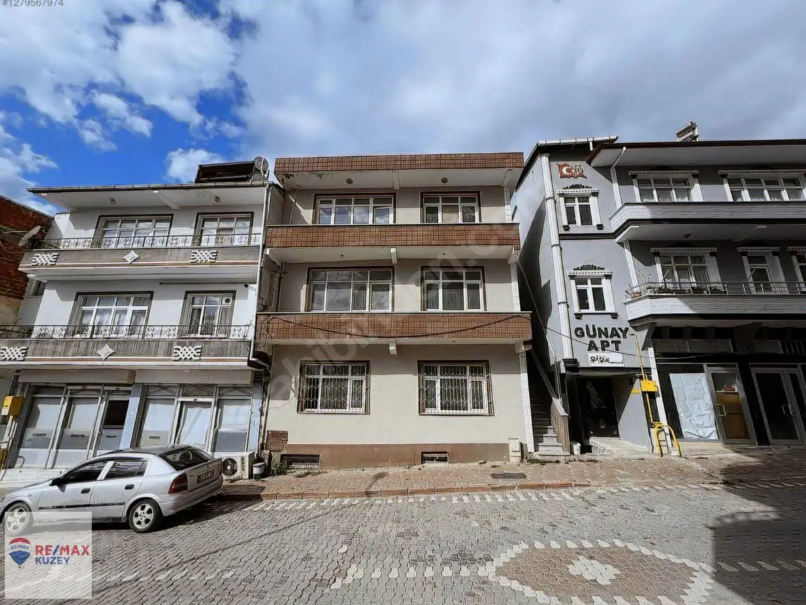 KAVAK MERKEZDE SATILIK KOMPLE BİNA