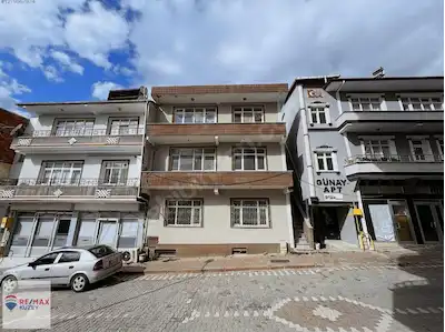 KAVAK MERKEZDE SATILIK KOMPLE BİNA