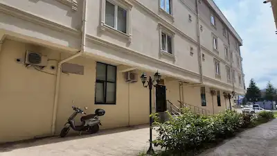 CUMHURİYET'TE ULAŞIM AVANTAJLI, EBEVEYN BANYOLU GENİŞ 2+1 
