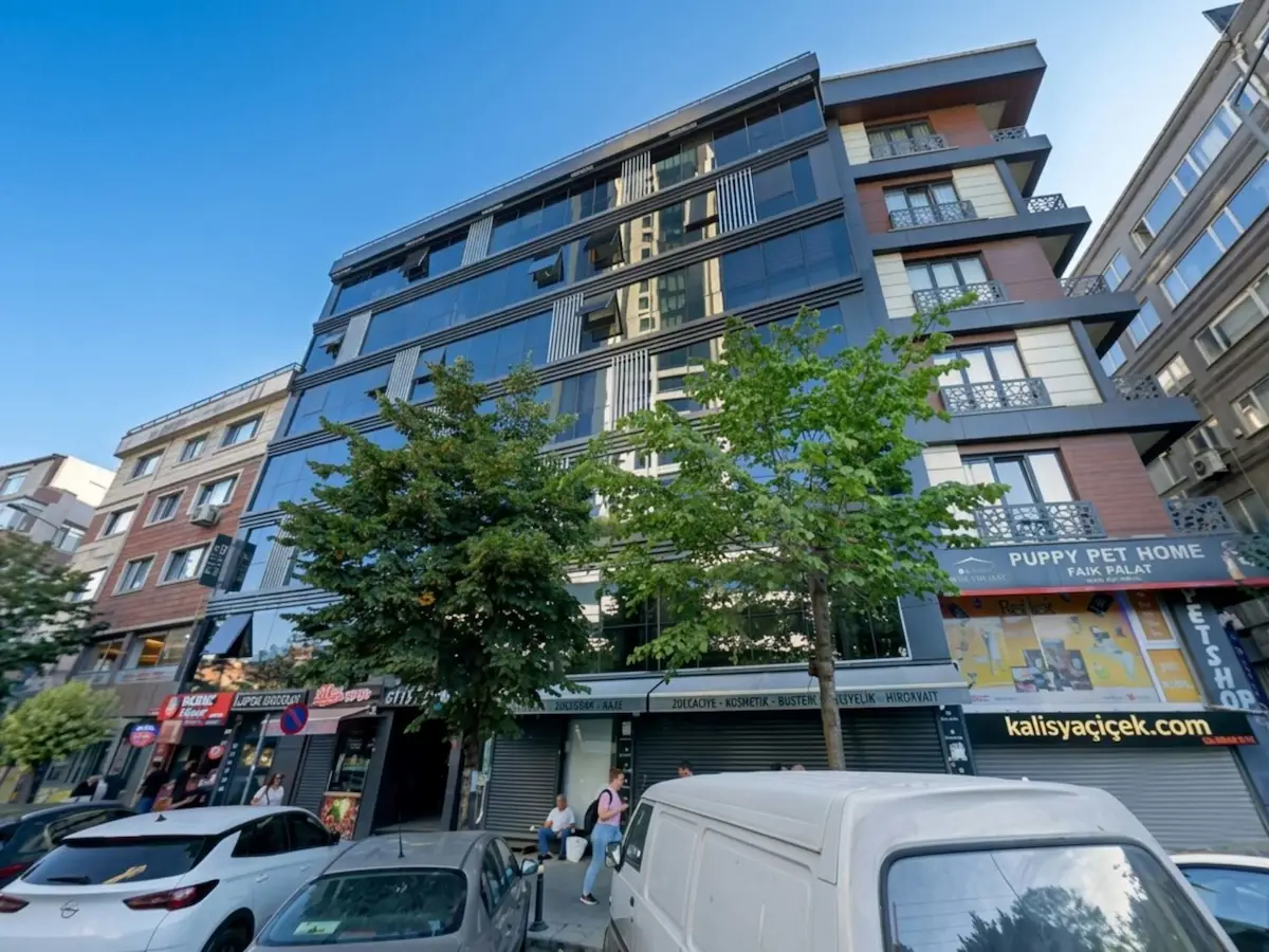 MECİDİYEKÖYDE METRO & METROBÜSE YÜRÜME MESAFESİNDE 40 M² OFİS
