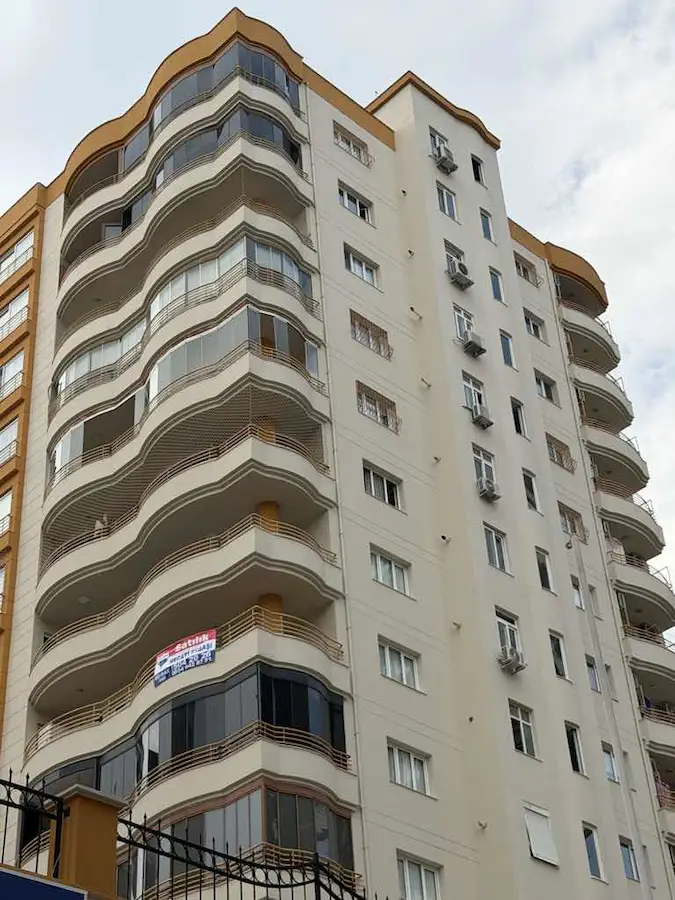 RE/MAX OVA’DAN HUZUREVLERİ’NDE ARMA PROJE’DE 5+1 LÜKS SATILIK DAİRE