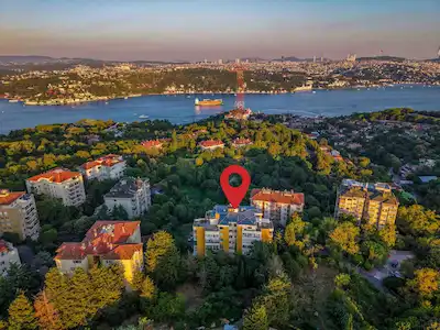 ULUS ARNAVUTKÖY SATILIK BOĞAZ MANZARALI GENİŞ TERASLI DAİRE
