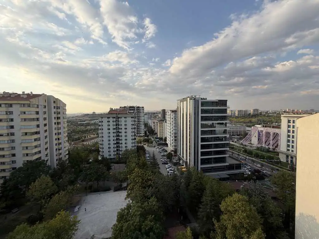 ÇANKAYA SÖĞÜTÖZÜ SİTESİNDE SATILIK 3+1 YAPILI DAİRE