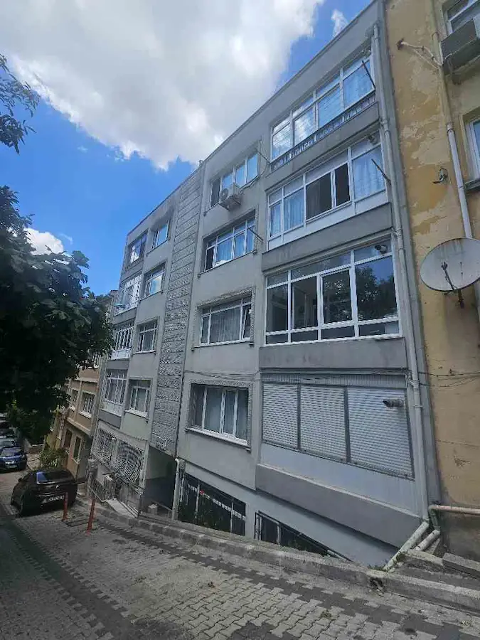 İCADİYE FISTIK AĞACI METROYA 500 M MESAFEDE 2+1 KİRALIK FERAH DAİRE
