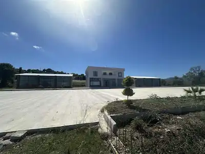 SAMSUN SİNOP YOLUNA SIFIR ALAÇAM DA SATILIK ÇOK AMAÇLI TESİS VE ARSASI