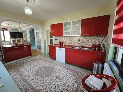 İBNİ SİNA MAHALLESİNDE MEDINE CAMII KARŞISINDA SATILIK TRIPLEX GAYRIMENKUL