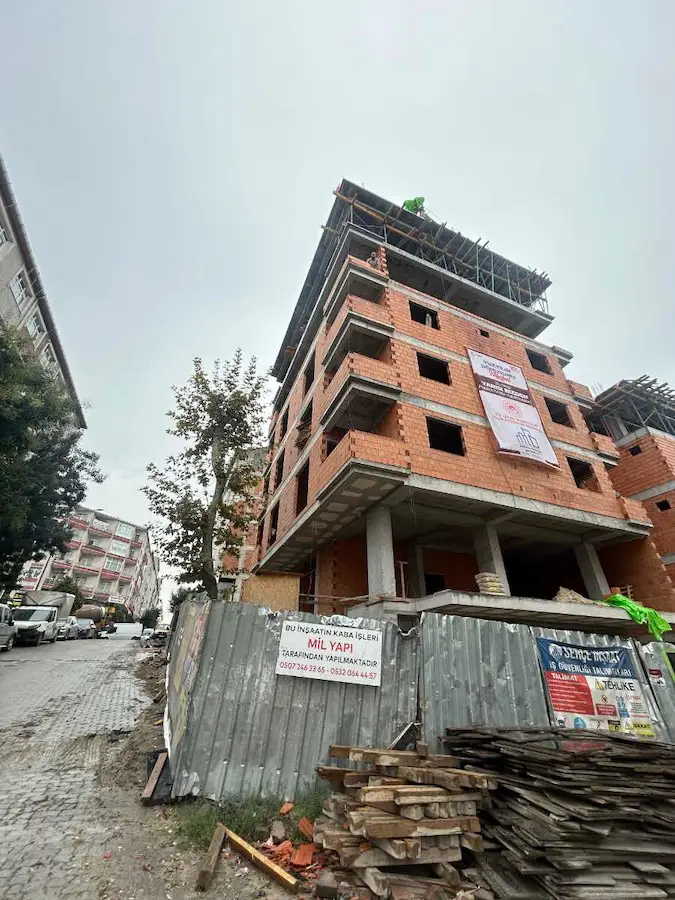 GÜNGÖREN SANAYİ MAHALLESİNDE 195 M2 İKİ AYRI TAPULU SATILIK DÜKKAN