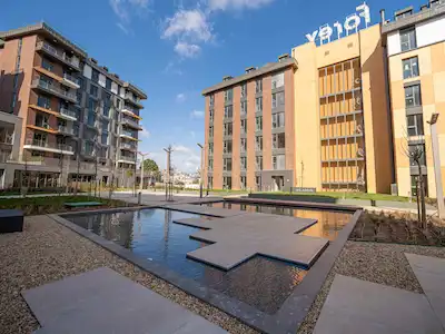 FOREV MODERN VADİ KİRALIK 2+1 YETKİLİ SATIŞ OFİSİ REMAX ERAY