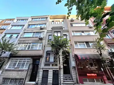 ŞİŞLİ'DE METROYA YAKIN YENİ NİNADA EŞYALI KİRALIK 2+1 DAİRE
