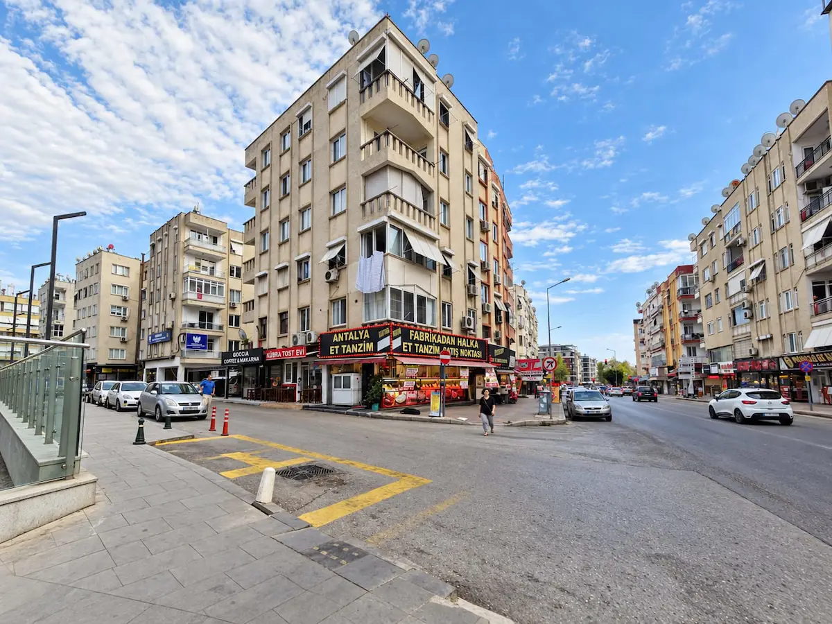 DOĞU GARAJININ MERKEZİNDE 1+1 KİRALIK DAİRE