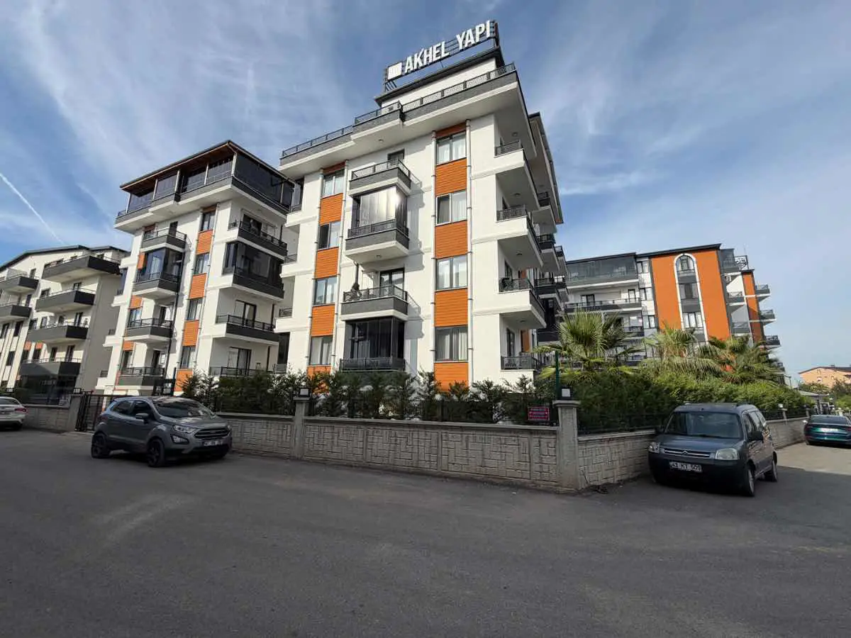 KARTEPE MİA GARDEN SİTESİNDE SATILIK 2+1 ARAKAT DAİRE