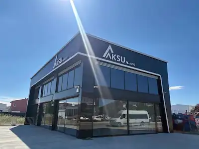 SİNCAN YENİKENT'DE MELİH GÖKÇEK BULVARI ÜZERİNDE 3 KATLI SATILIK KOMPLE TİCARİ BİNA