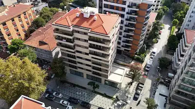 FENERBAHÇE'NİN KALBİNDE SIFIR BİNADA 140 M² NET LÜKS 3+1...