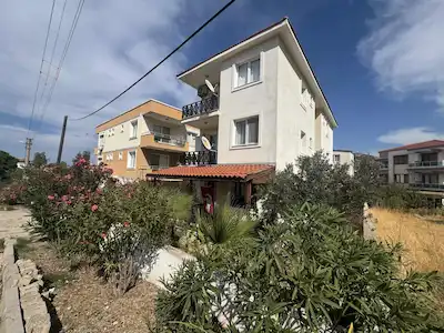 YENİFOÇA SATILIK BAHÇEKATI 2+1