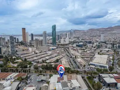İZMİR BORNOVA KAZIMDİRİK AĞAÇLI YOLDA SATILIK TİCARİ GAYRİMENKUL