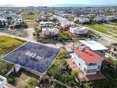 DIKILI DE 683 M² FIRSAT ARSA