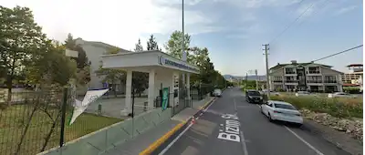 ARSAMIZ YENİKÖYÜN MERKEZİNDE KOSTÜYE ÇOK YAKIN KONUMDADIR
