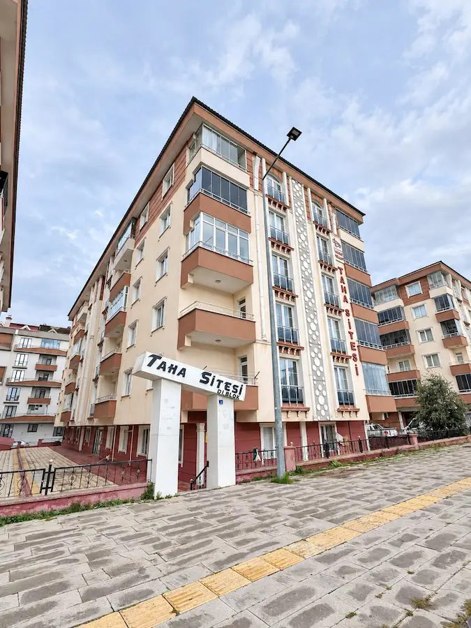 REMAX ARTIS'DEN ETÜ YOLU'NDA SATILIK 3+1 DAIRE