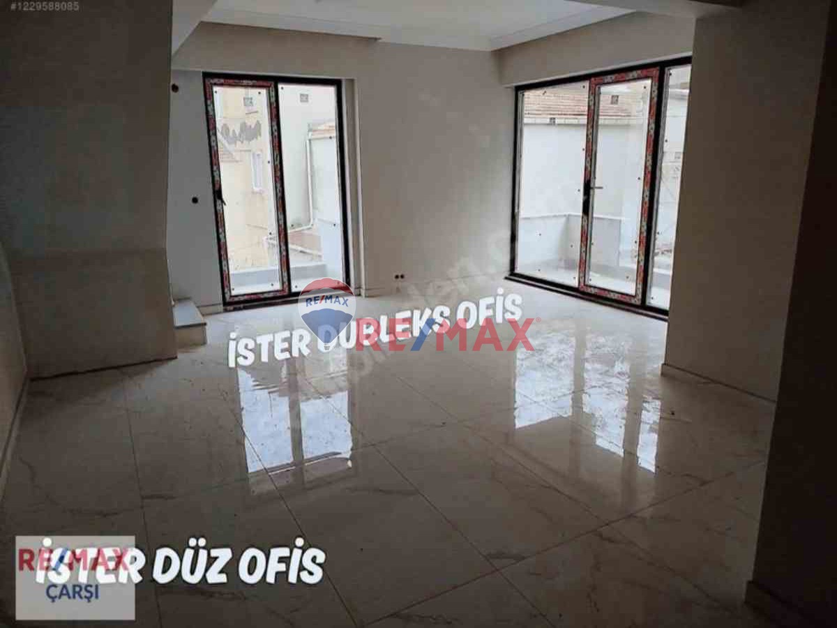 ÇARŞININ TAM ORTASINDA, W.C. VE MUTFAKLI DUBLEKS VE DÜZ OFİSLER