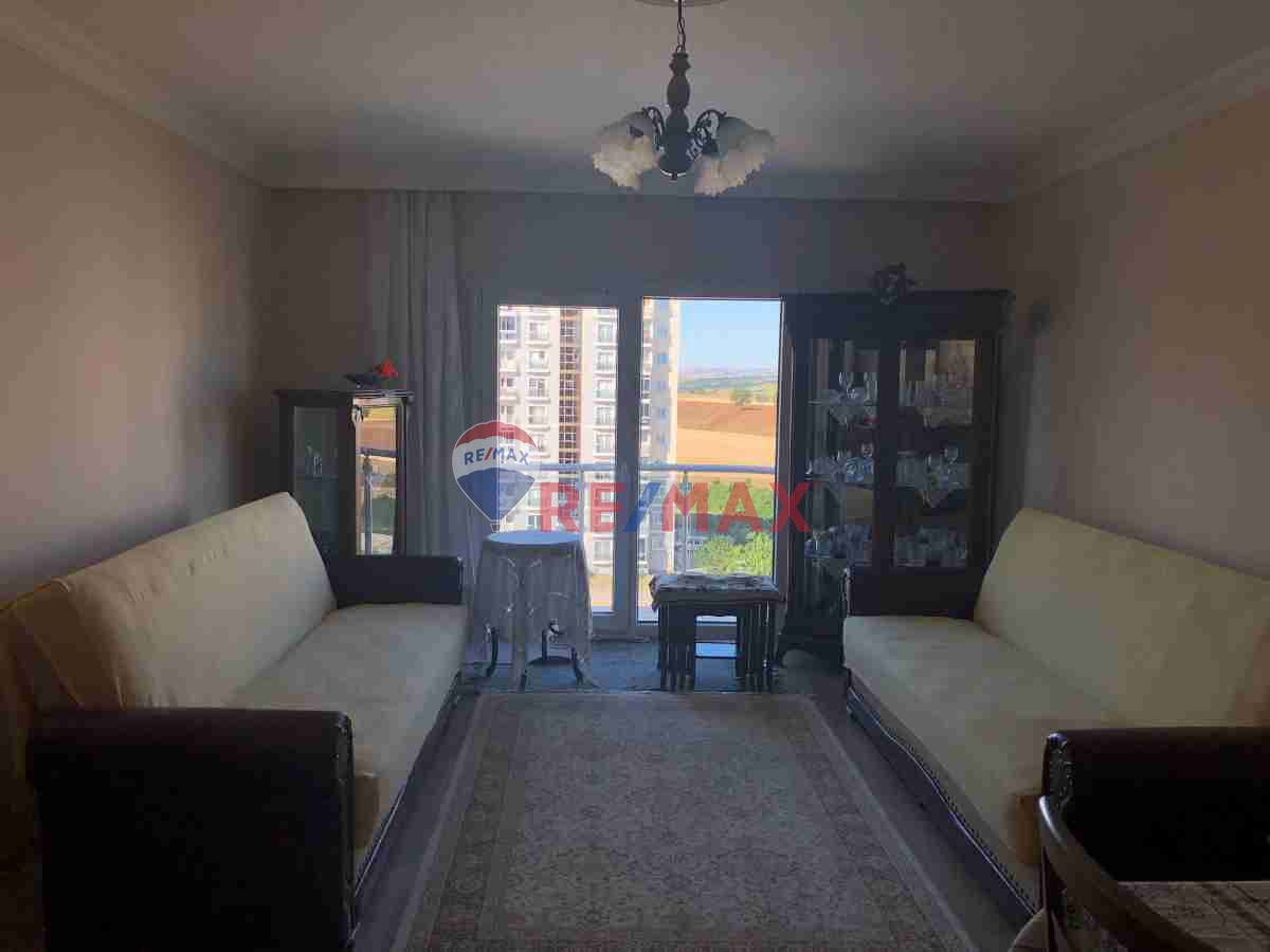 CUMHURİYET SİTESİNDE HAVUZ MANZARALI DAİRE 3+1 EBEVYN BANYOLU