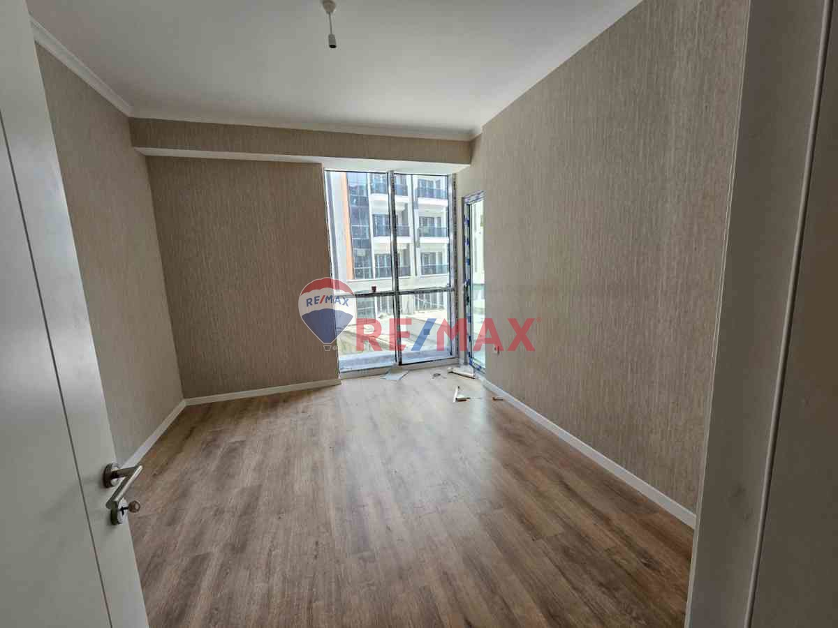 YALOVA MERKEZ MEYDAN SUİTES'DE SATILIK 1+1 DAİRE