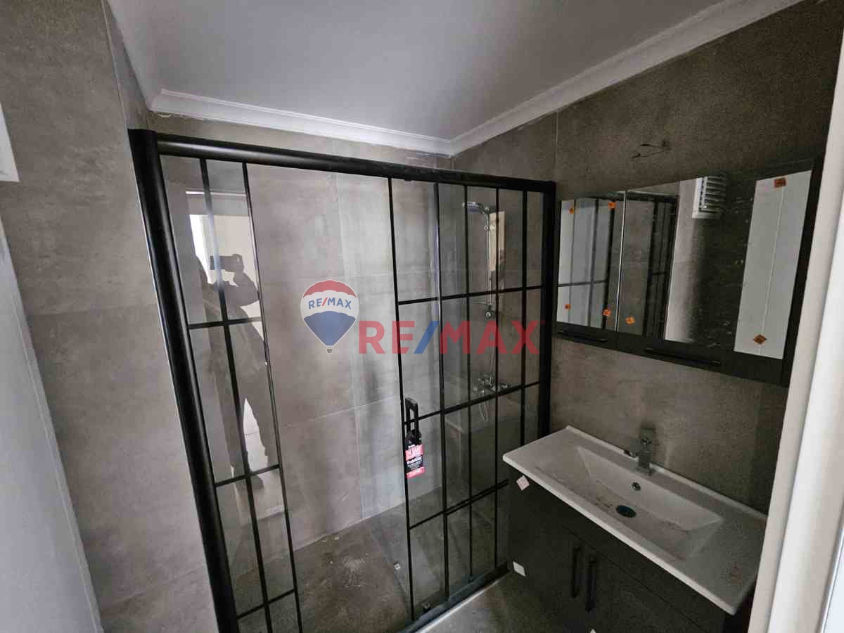 YALOVA MERKEZ MEYDAN SUİTES'DE SATILIK 1+1 DAİRE