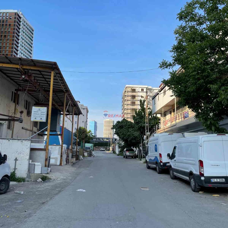 OYAK DRAGOS YANINDA İSKANLI 300 M² KULLANIMA HAZIR DÜKKAN