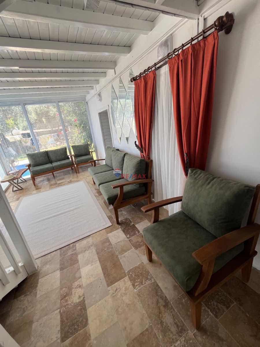 GÜRÇAMLARDA DOĞA IÇINDE SATILIK HAVUZLU MÜSTAKIL EV