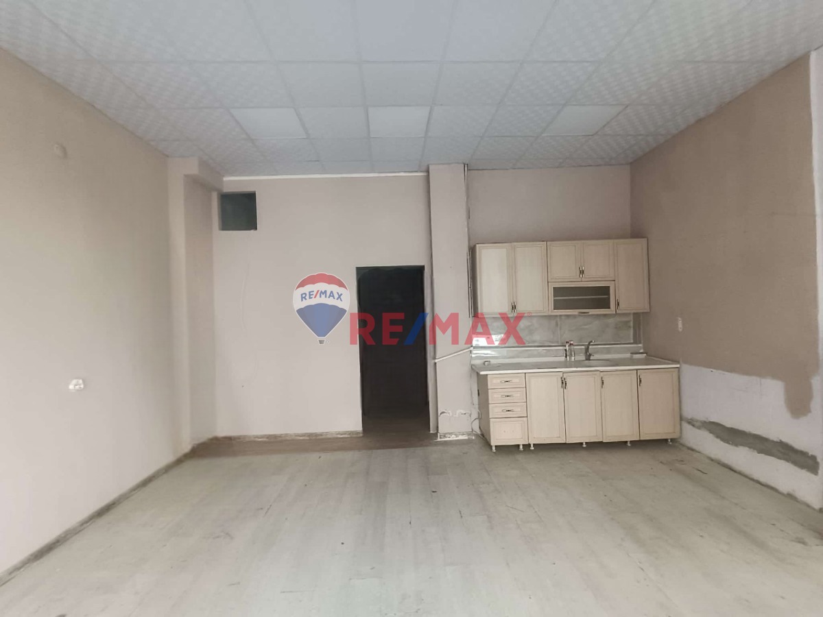 REMAX WEST TEN ÇİĞLİ BALATÇIKTA KİRALIK DÜKKAN
