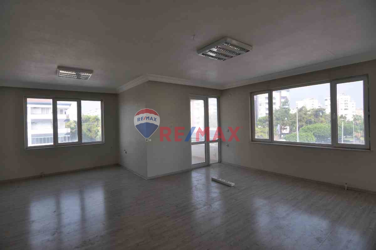 ATATÜRK BULVARI ÜZERINDE 4+1 KİRALIK 