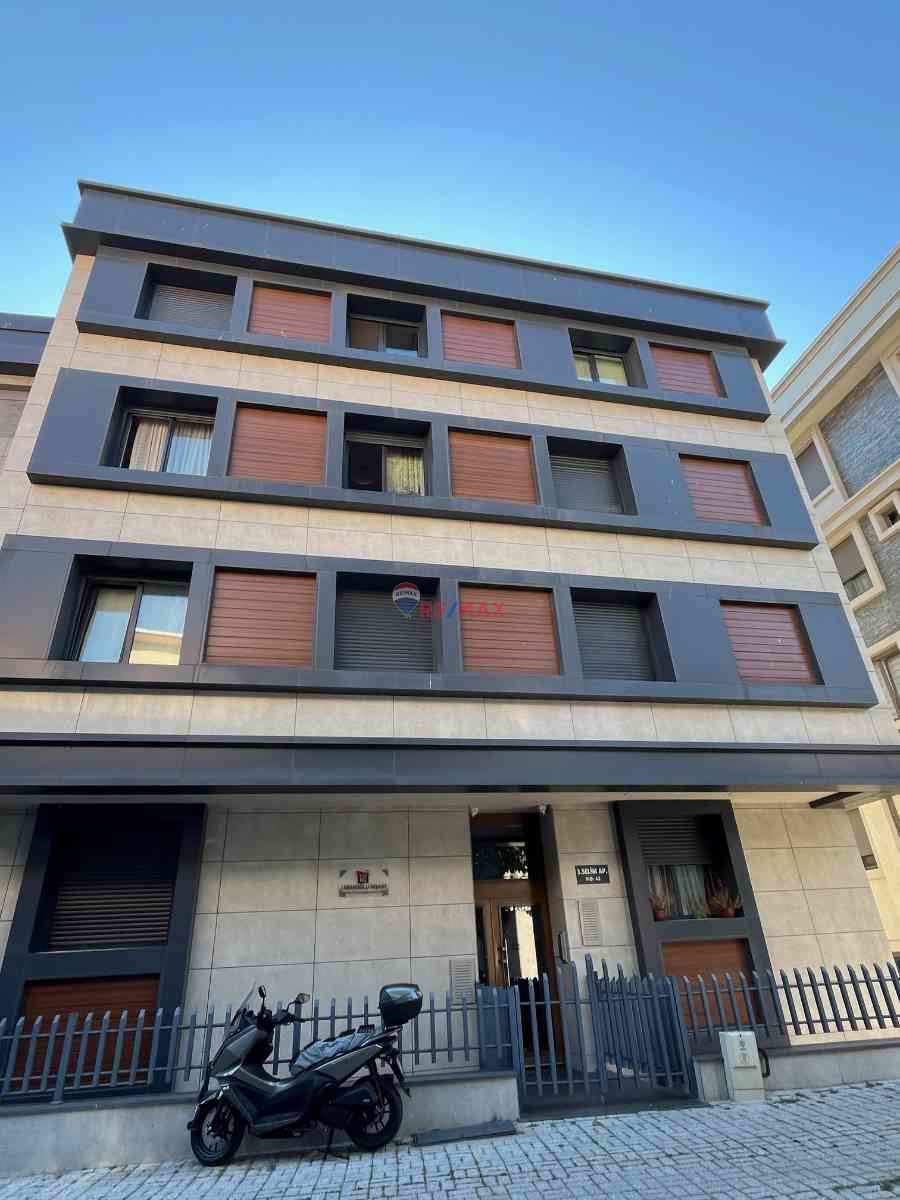 SALACAK' TA DENİZE 2. PARALEL SOKAKTA BAHÇELİ EŞYALI 2 + 1 KİRALIK DAİRE