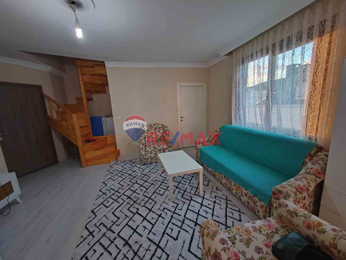 MARMARA ÜNİ'YE 5 DK MESAFEDE EŞYALI KİRALIK DUBLEKS 