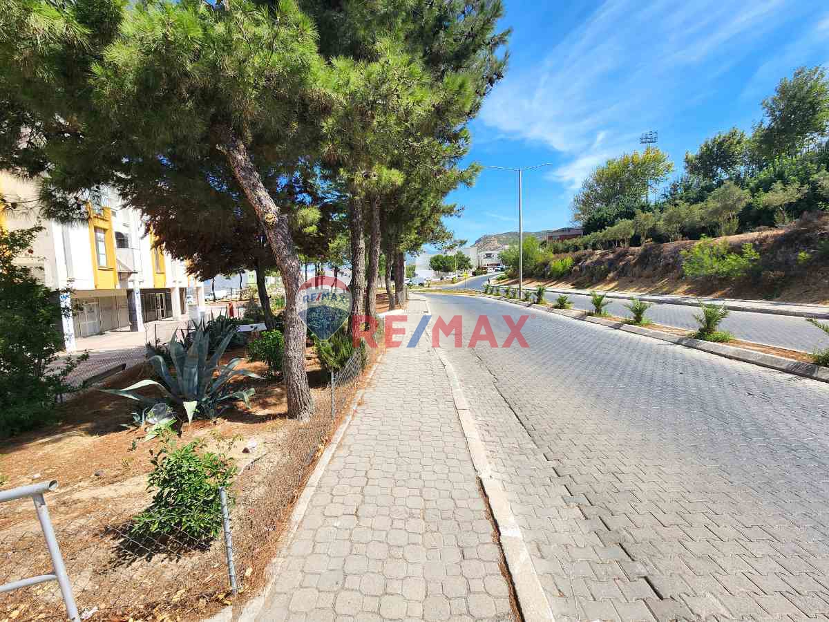 İZMİR MTK SITESI'NDE YATIRIMA UYGUN KOMPLE BINA – 800 M², 4 KATLI SATILIK