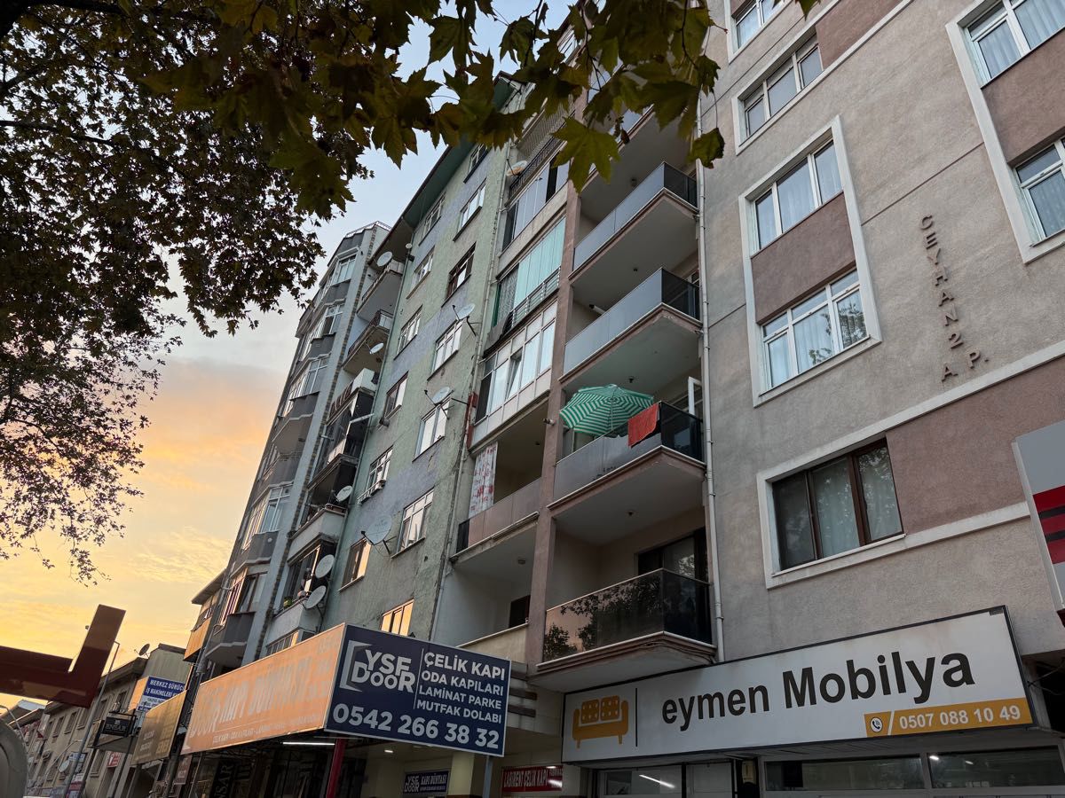 GÖLCÜK MERKEZDE 3+1 SATILIK FIRSAT DAİRE - OFİS
